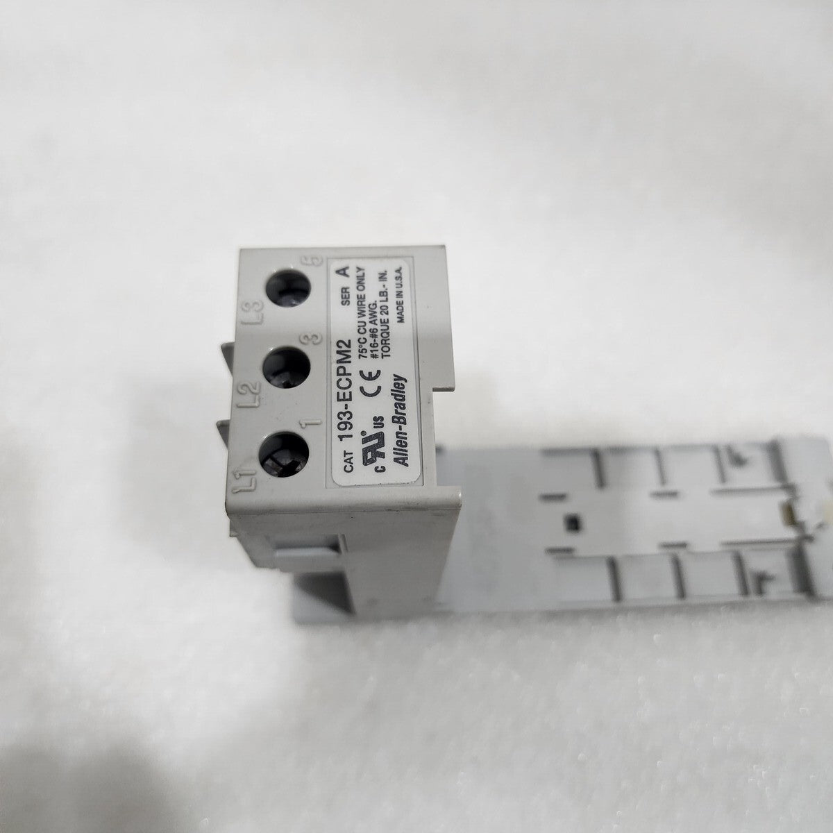 ALLEN BRADLEY CAT 193-ECPM2 DIN RAIL PANEL ADAPTER