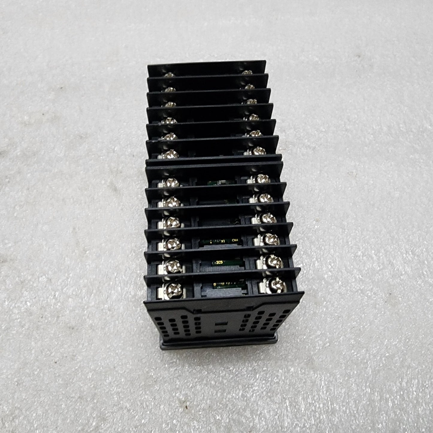 FUJI ELECTRIC PXF5AER2-FV100-P TEMPERATURE CONTROLLER 100-240VAC