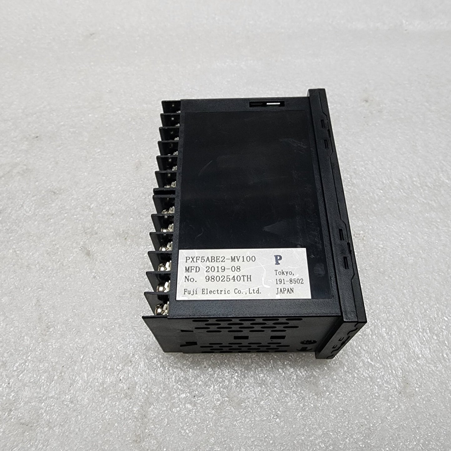FUJI ELECTRIC PXF5ABE2-MV100-P TEMPERATURE CONTROLLER 100-240VAC
