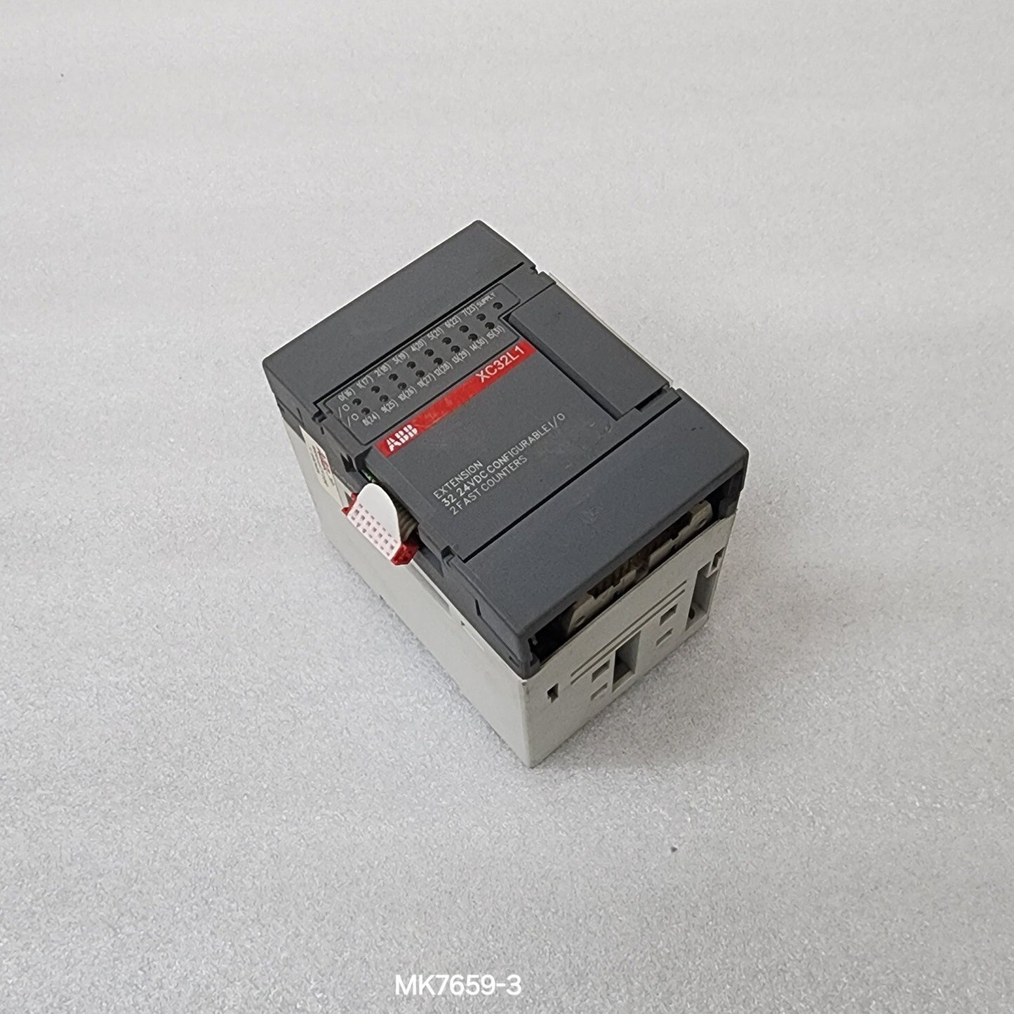ABB XC32L1-B4.0 EXTENSION I/O MODULE 1SBP260110R1001