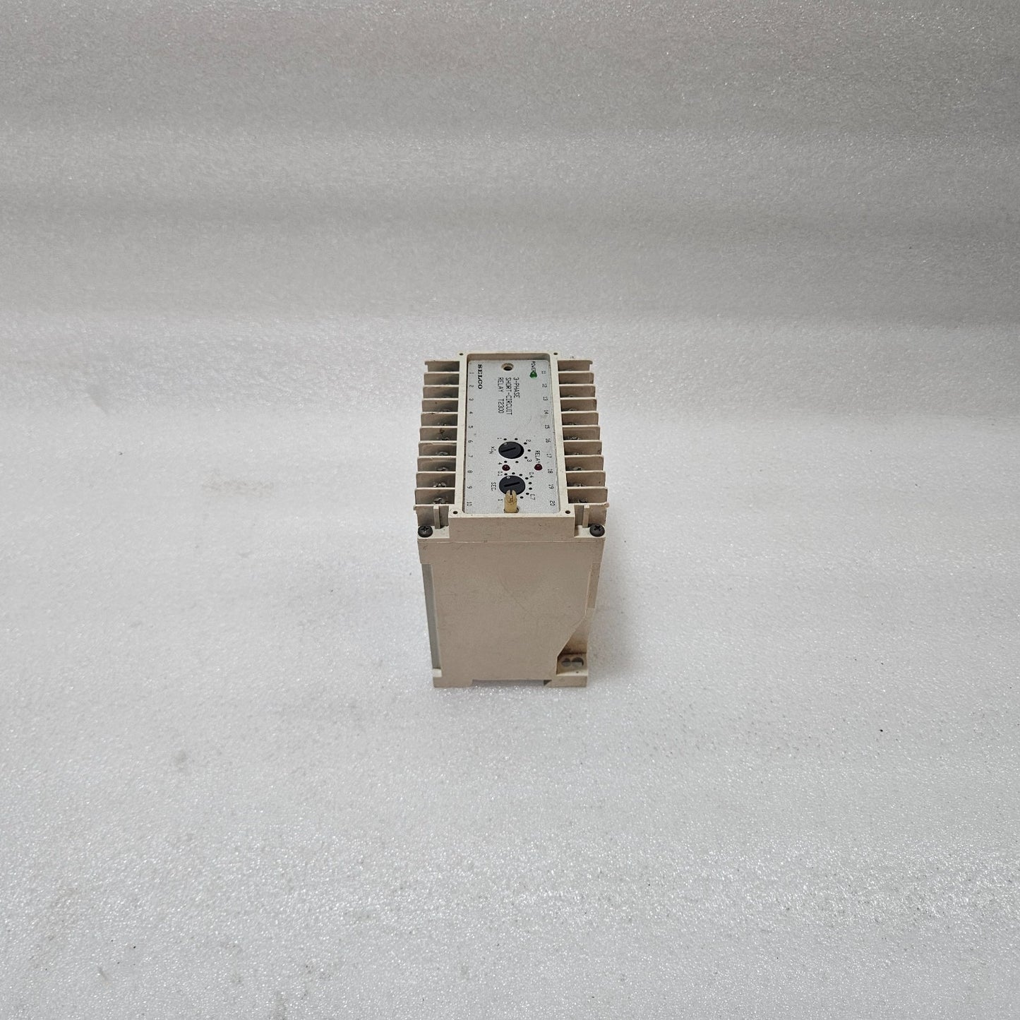 SELCO T2300-10 3-PHASE SHORT-CIRCUIT RELAY 380/440VAC 1A LATCHING PROTECTION REL