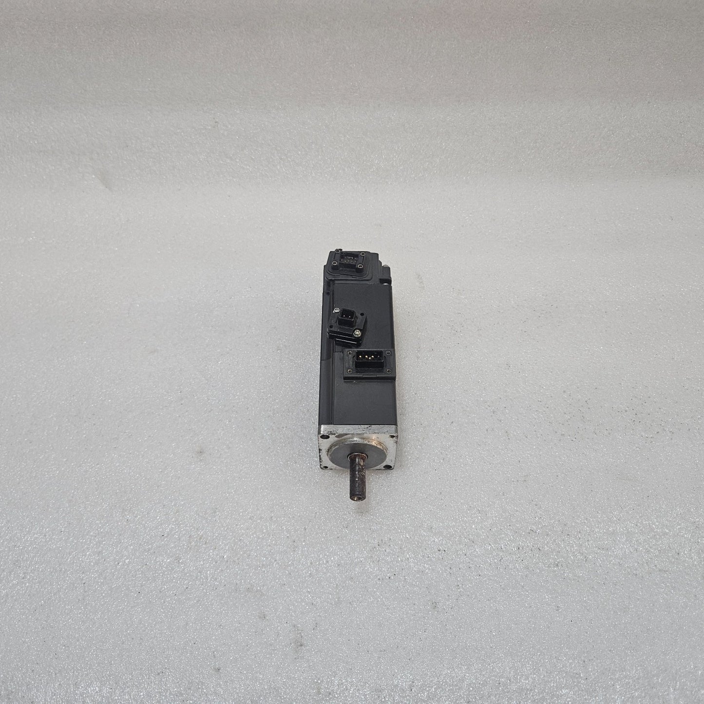 MITSUBISHI HF-MP13B AC SERVO MOTOR 100W 3000RPM 98V INDUSTRIAL SERVO MOTOR MADE