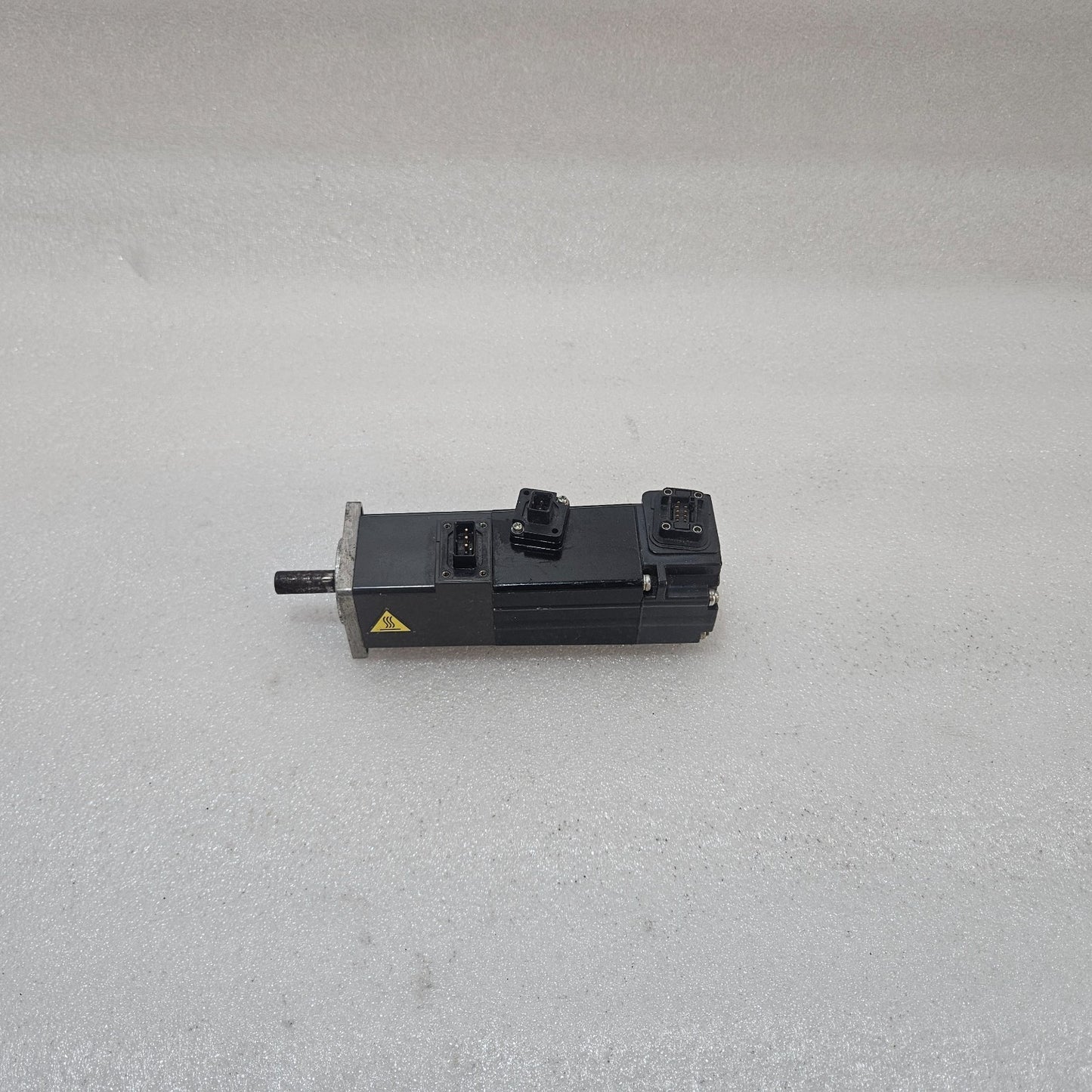 MITSUBISHI HF-MP13B AC SERVO MOTOR 100W 3000RPM 98V INDUSTRIAL SERVO MOTOR MADE