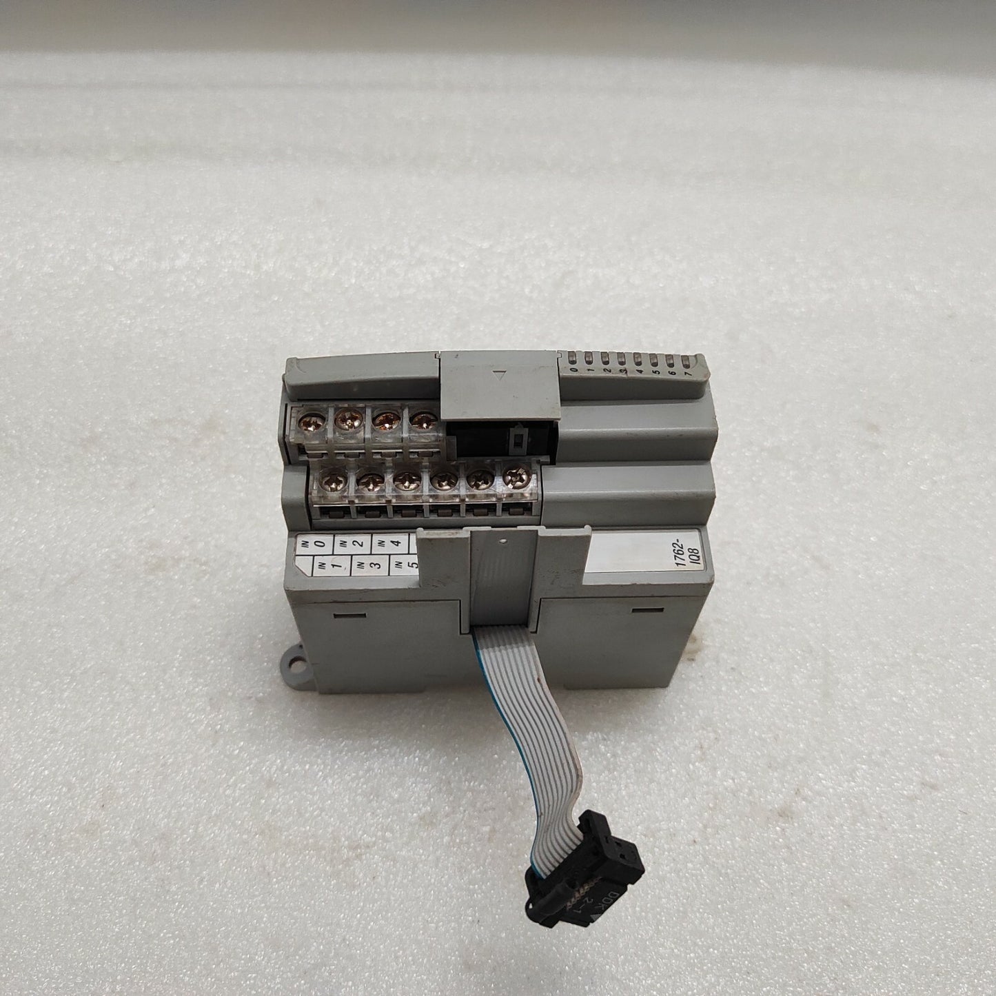 ALLEN BRADLEY CAT 1762-IQ8 MICROLOGIX
