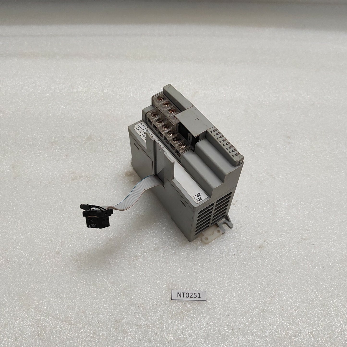 ALLEN BRADLEY CAT 1762-IQ8 MICROLOGIX