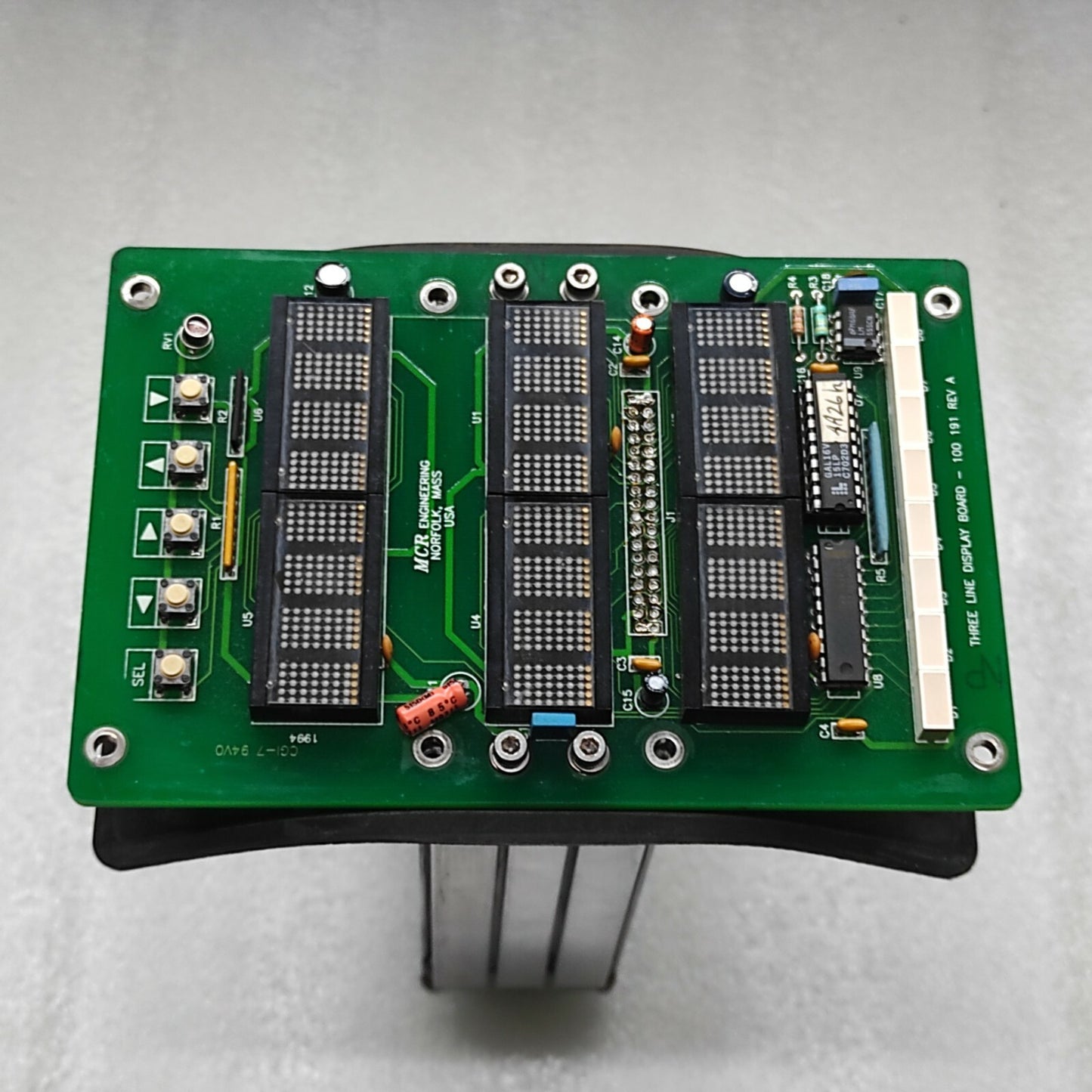 MCR ENGINEERING CFGNES04 MODULE 100 096 REVISION C THREE LINE DISPLAY BOARD 100-