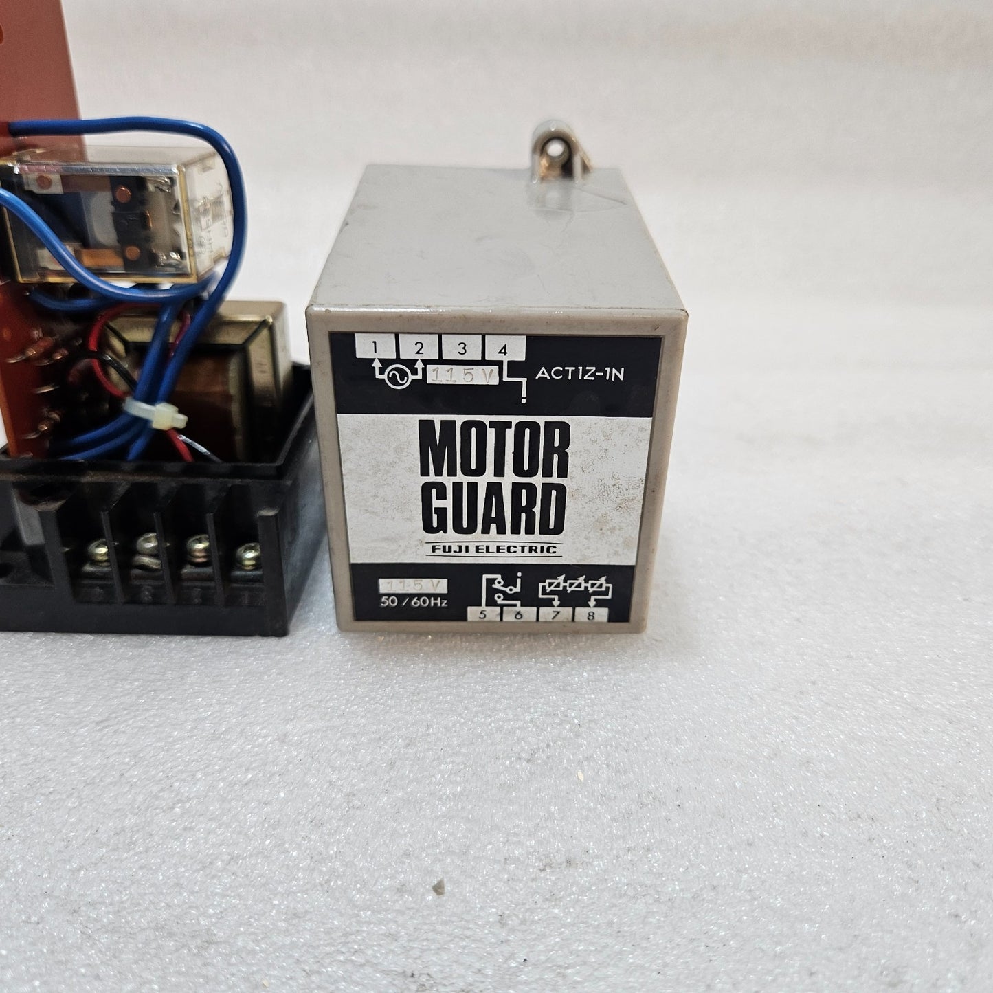 FUJI MOTOR GUARD ACT1Z-1N MOTOR PROTECTION RELAY 115V 50/60HZ BODY BROKEN