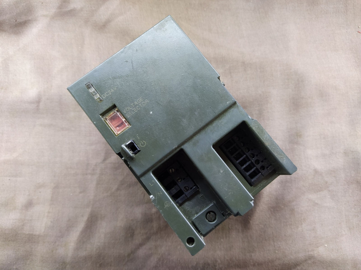 SIEMENS SIMATIC S7 6ES7 307-1EA00-0AA0 POWER SUPPLY