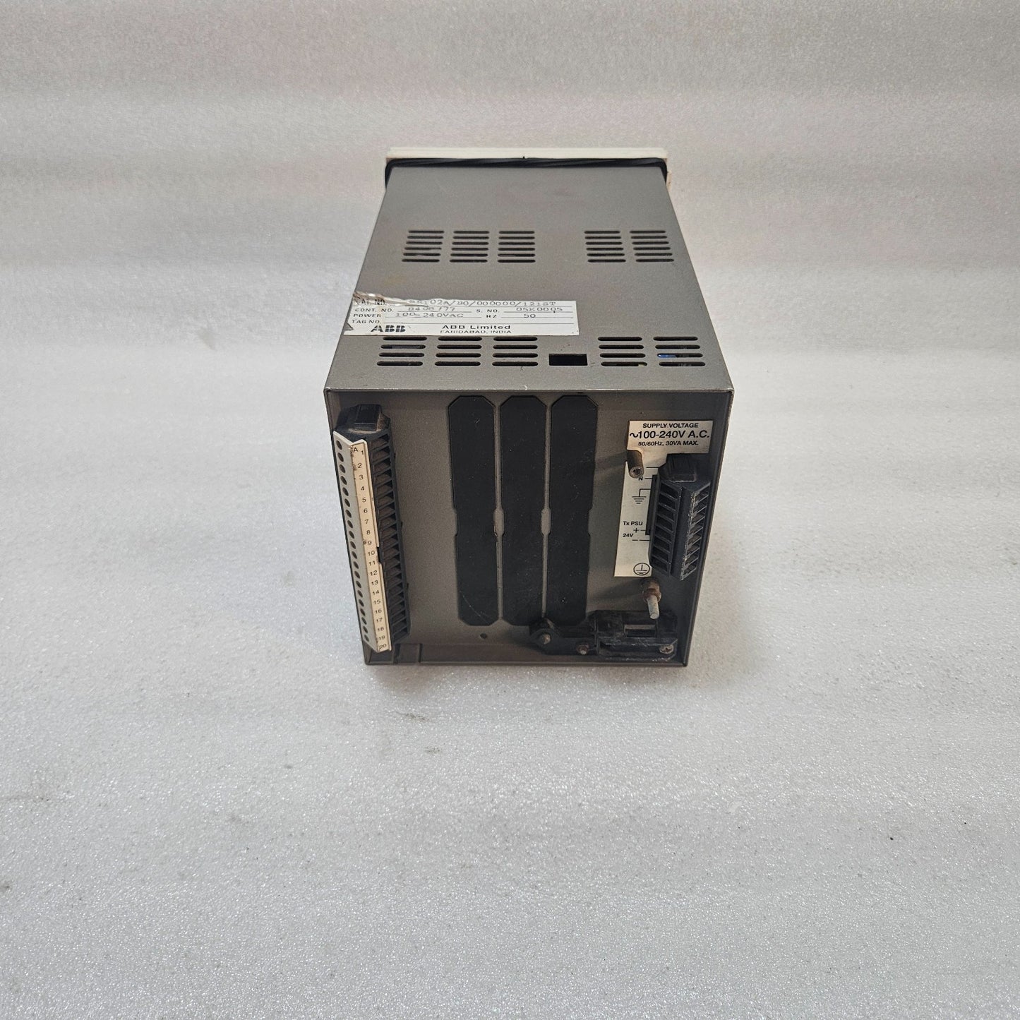 ABB SR102A CONTROL UNIT 100–240VAC 50HZ INDUSTRIAL AUTOMATION MODULE SR100