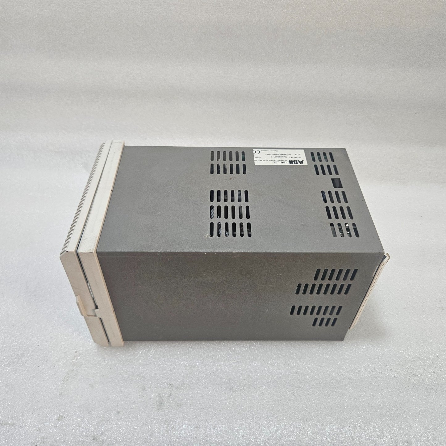 ABB COMMANDER SR100 CHART RECORDER SR102A/B0/R00000/111ST