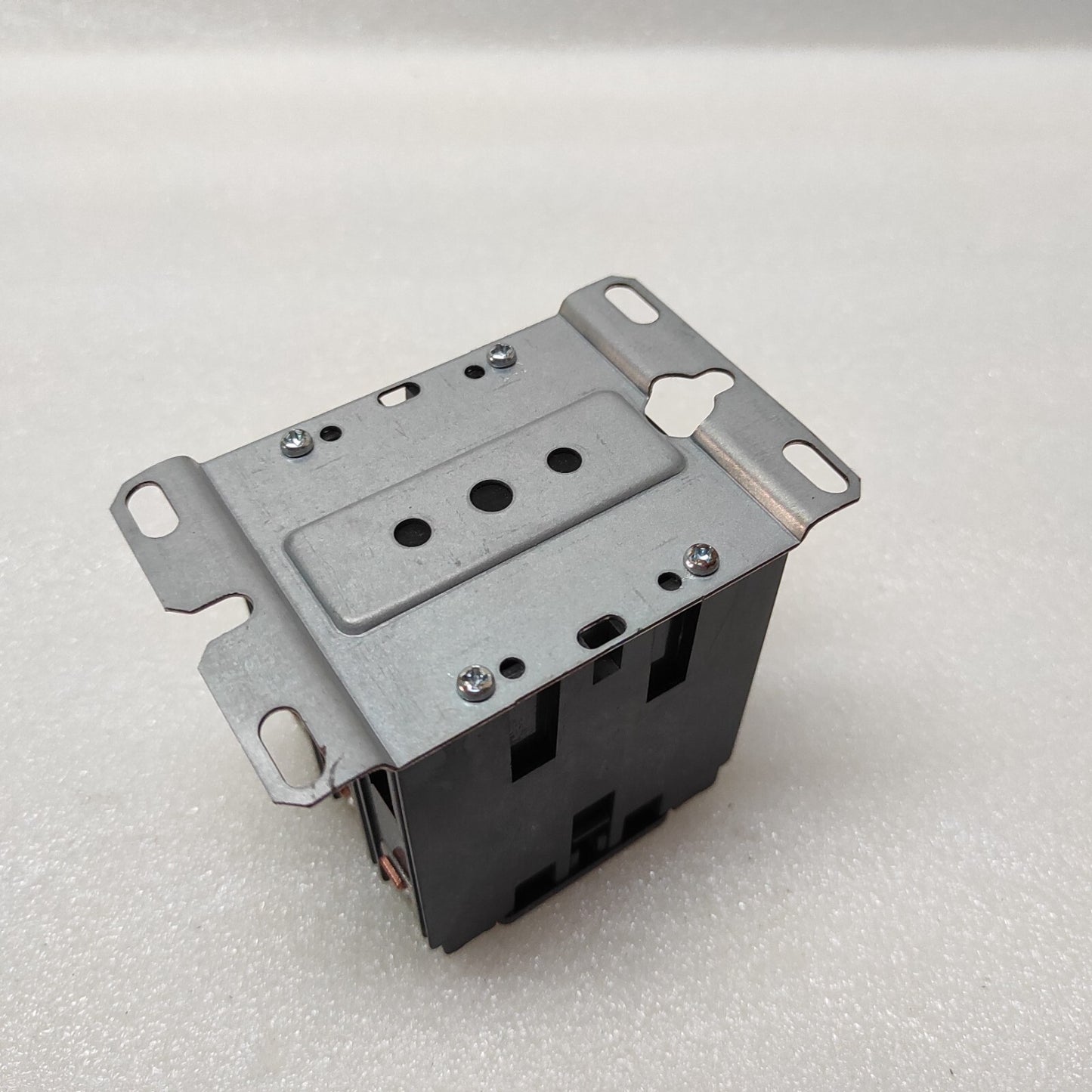 02.01.016 MAGNETIC CONTACTOR HCC-3XU04PU119 208/240VAC