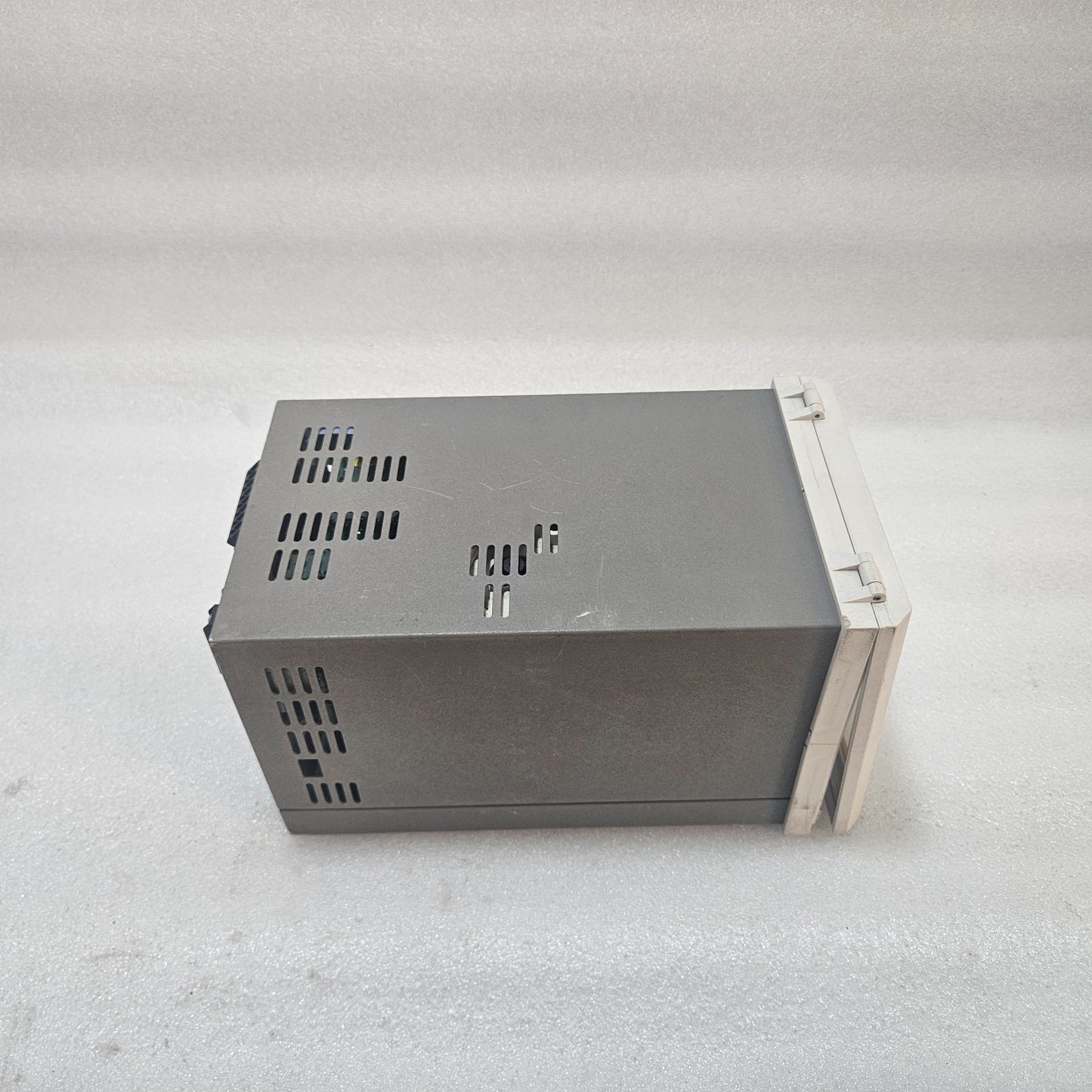 ABB COMMANDER SR100 CHART RECORDER SR102A/B0/R00000/111ST
