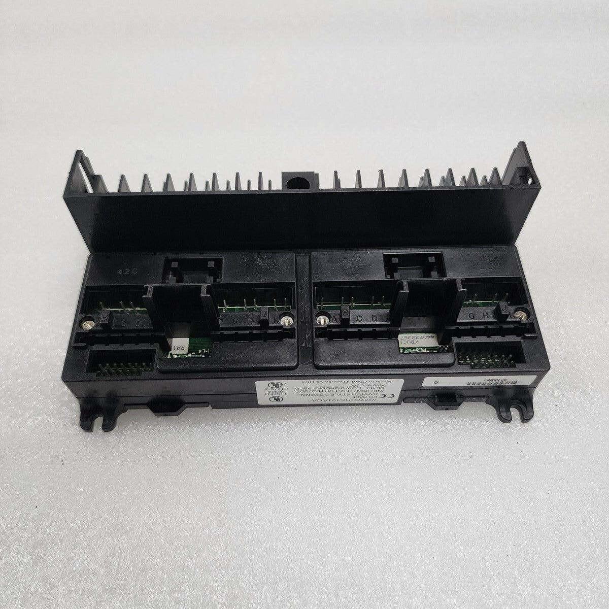 GE FANUC IC670CHS101ACA1 I/O BASE BARRIER STYLE TERMINAL