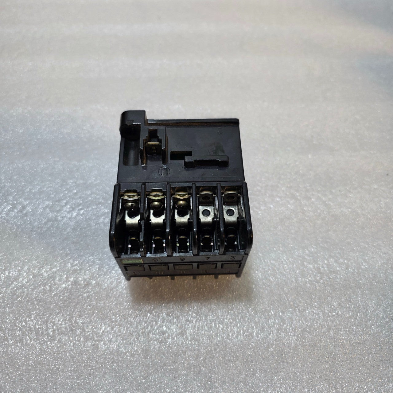 FUJI ELECTRIC SRC3631-5-1 MAGNETIC CONTACTOR 100-110V AC