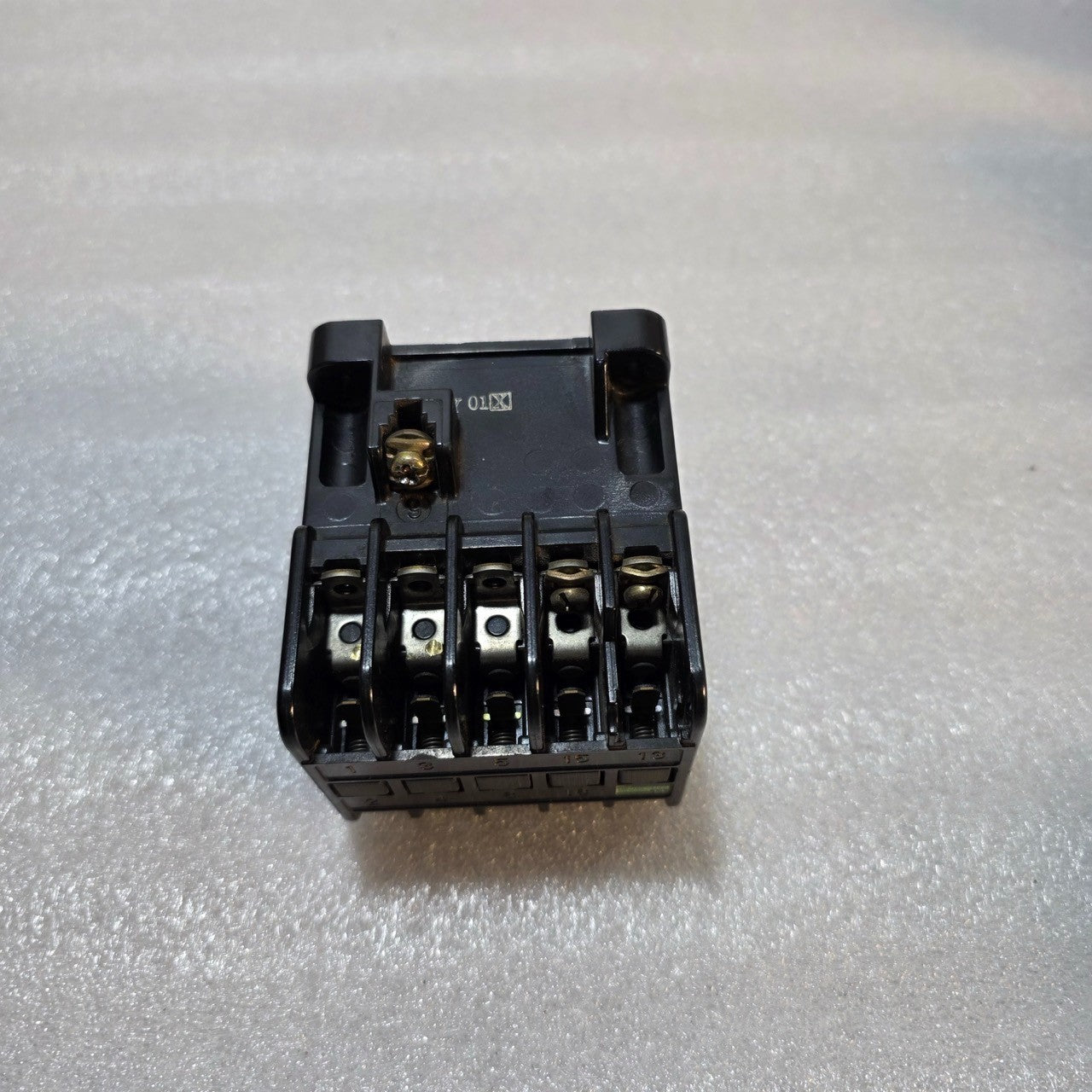 FUJI ELECTRIC SRC3631-5-1 MAGNETIC CONTACTOR 100-110V AC