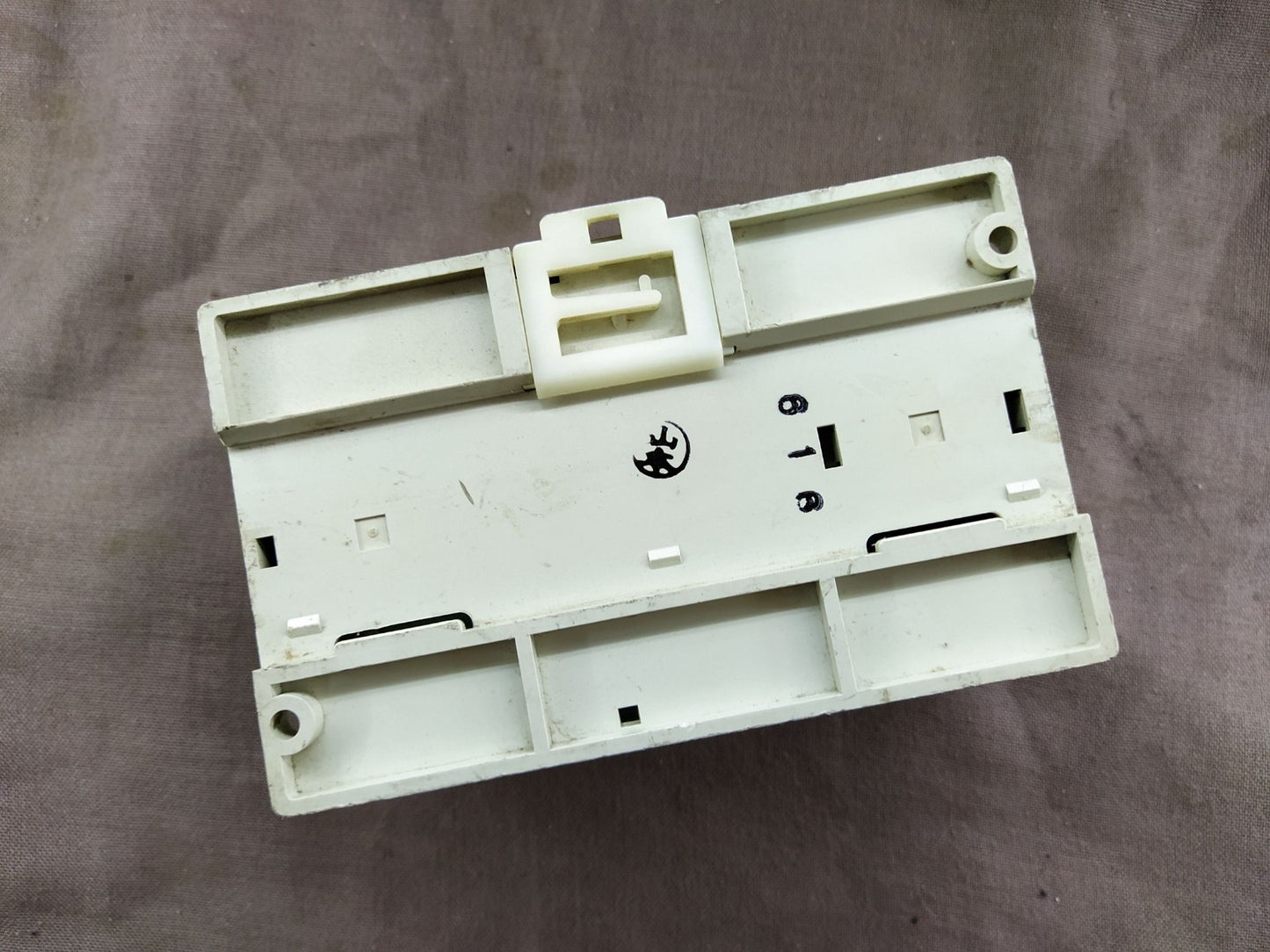 MITSUBISHI MELSEC FX0-20MR-ES PROGRAMMABLE CONTROLLER FX0-20MR-ES/UL