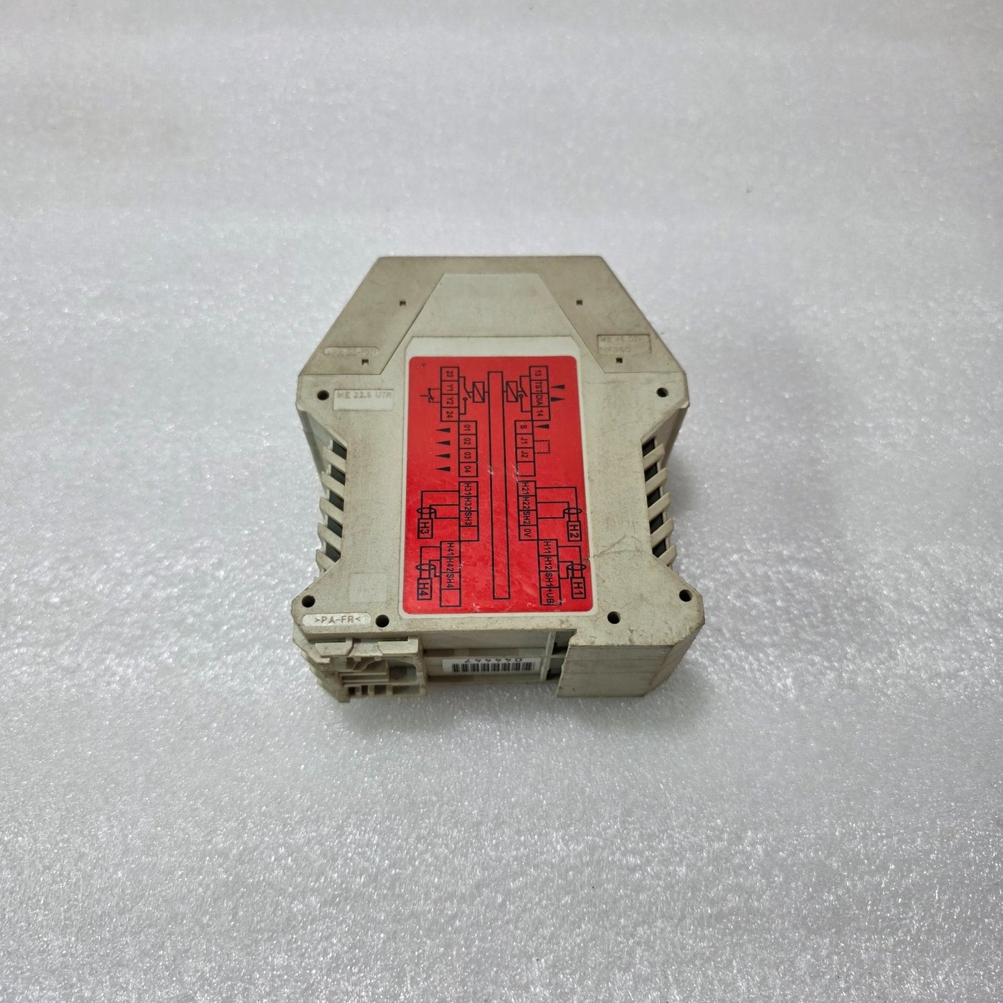 EUCHNER CES-A-AEA-04B SAFETY UNIT | 24V DC UNICODE SAFETY RELAY MODULE | ID 0720