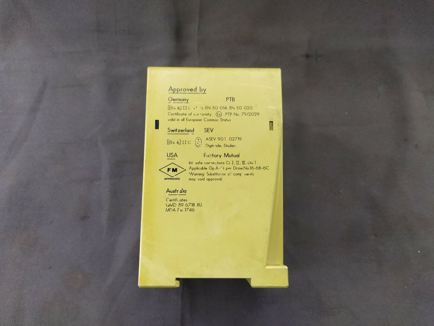 Pepperl + Fuchs WE77/EX-IR Switch Amplifier 00358 115V AC