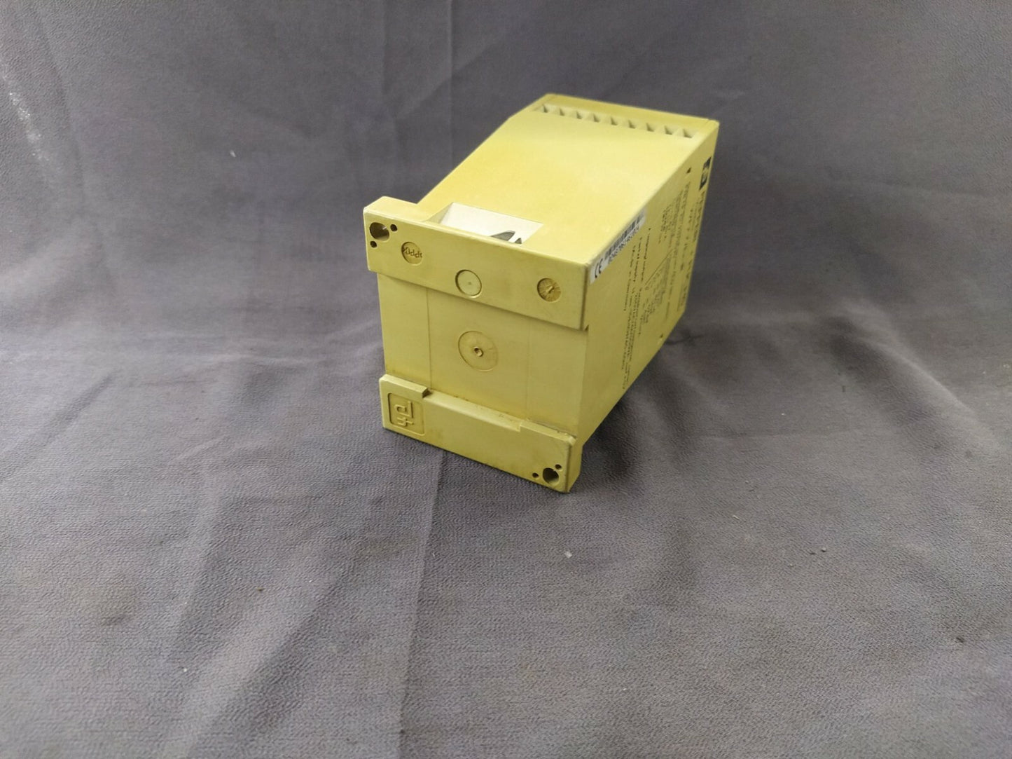Pepperl + Fuchs WE77/EX-IR Switch Amplifier 00358 115V AC