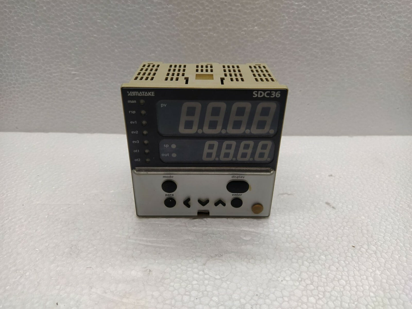 Yamatake SDC36 Digital Indicating Controller C36TC0UA1000 SDC 36 100-240V AC