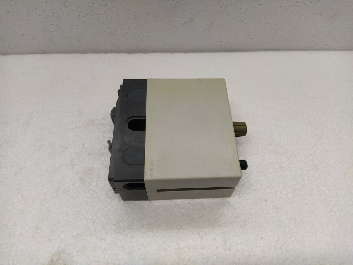 Gestra Flowserve LRS 1-5 B Conductivity Limit Swith 057270 LRS1-5B 230V