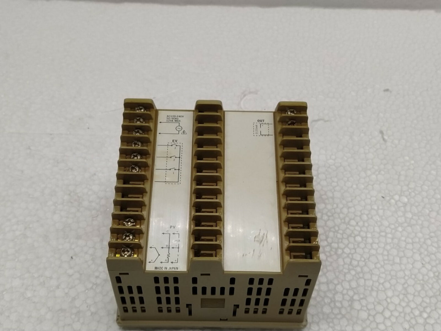 Yamatake SDC36 Digital Indicating Controller C36TC0UA1000 SDC 36 100-240V AC
