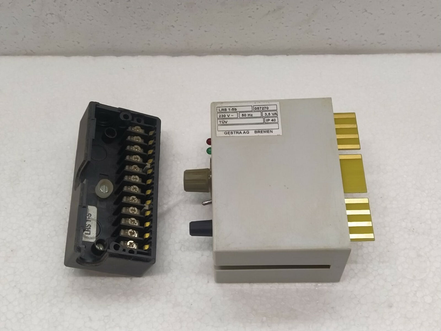 Gestra Flowserve LRS 1-5 B Conductivity Limit Swith 057270 LRS1-5B 230V