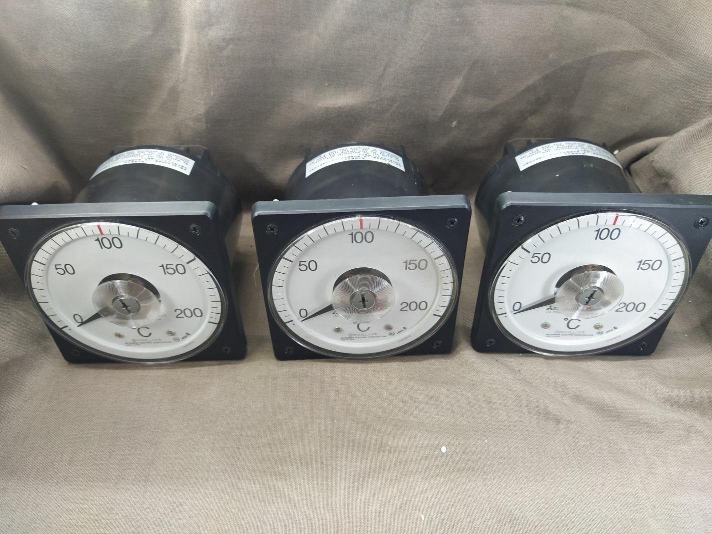 Mitsubishi LM-110NRI Temp Meter 0-200'C LM110NRI