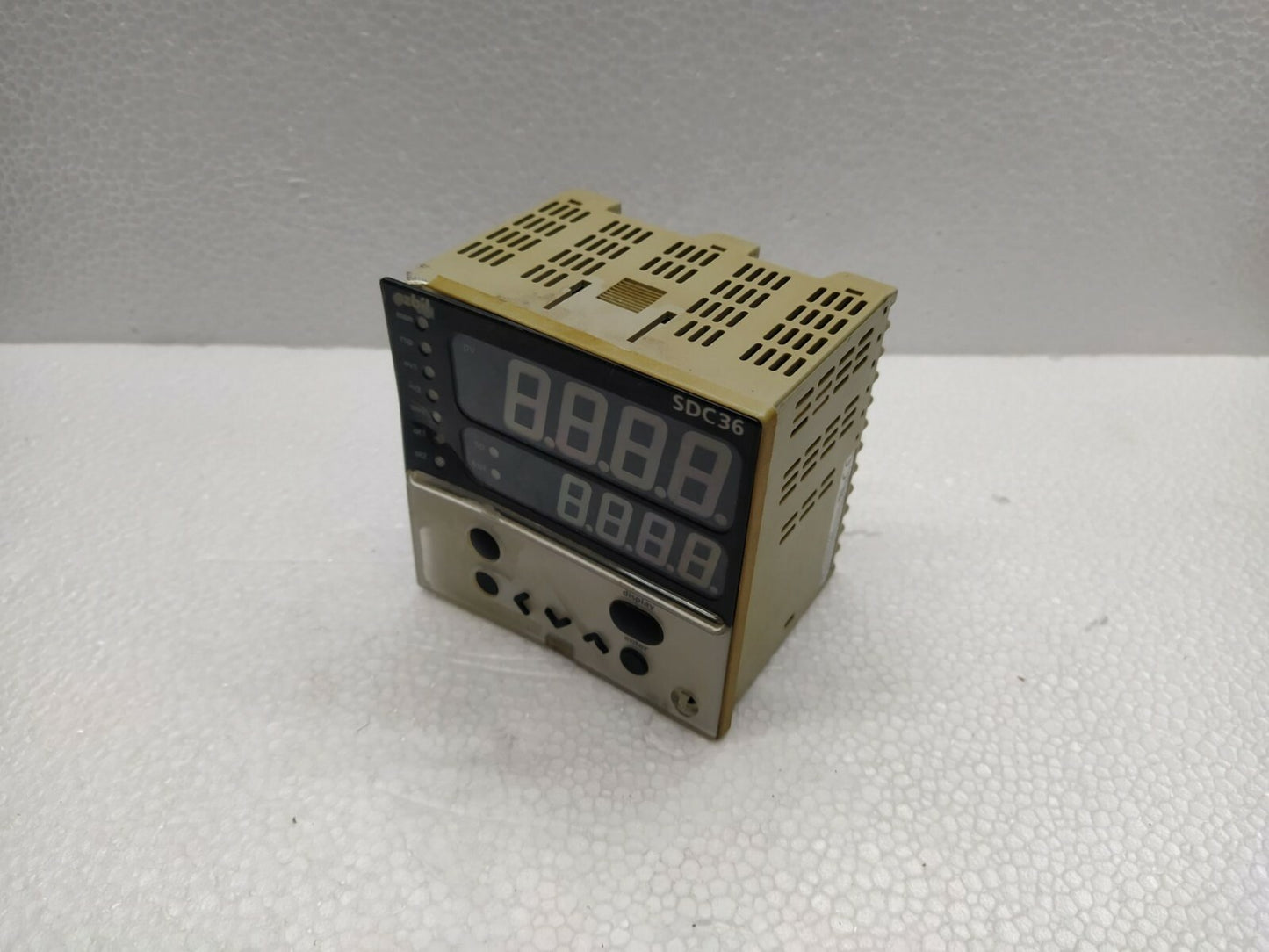 Yamatake Azbil SDC 36 Digital Indicating Controller C36TC0UA4000