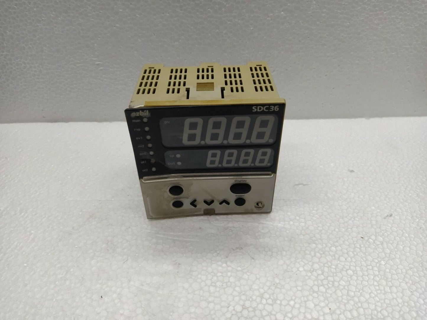 Yamatake Azbil SDC 36 Digital Indicating Controller C36TC0UA4000