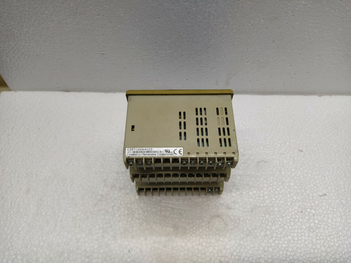 Yamatake Azbil SDC 36 Digital Indicating Controller C36TC0UA4000
