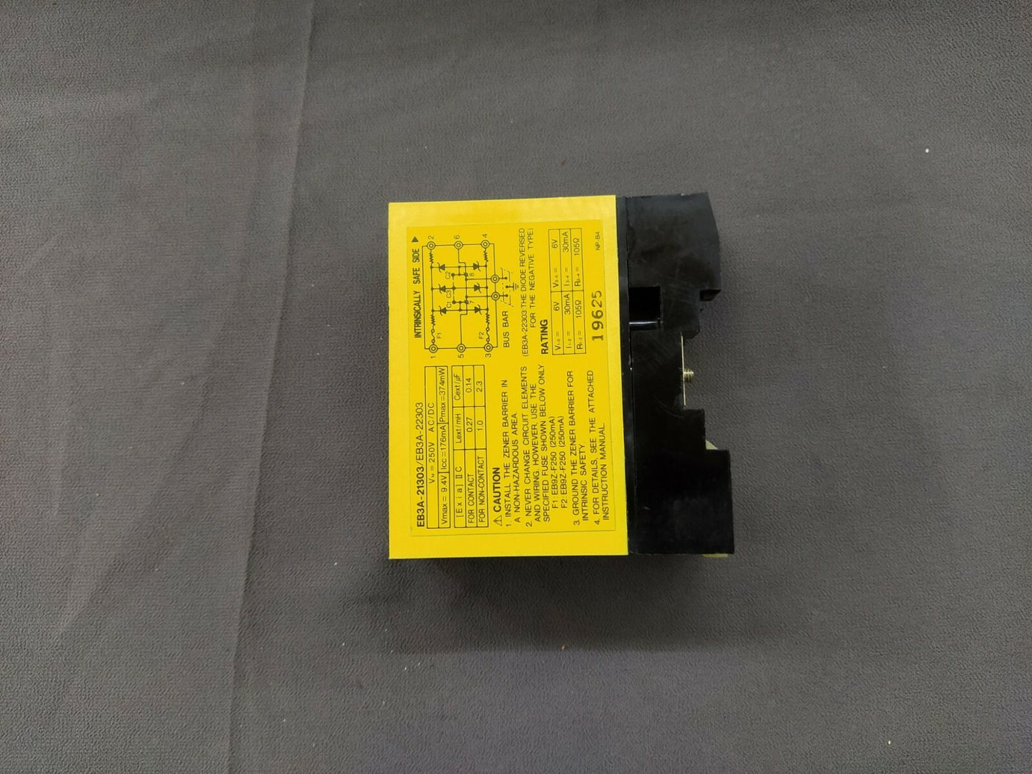IDEC IZBARL EB3A-21303 Zener Barrier EB3A-21303-EK168