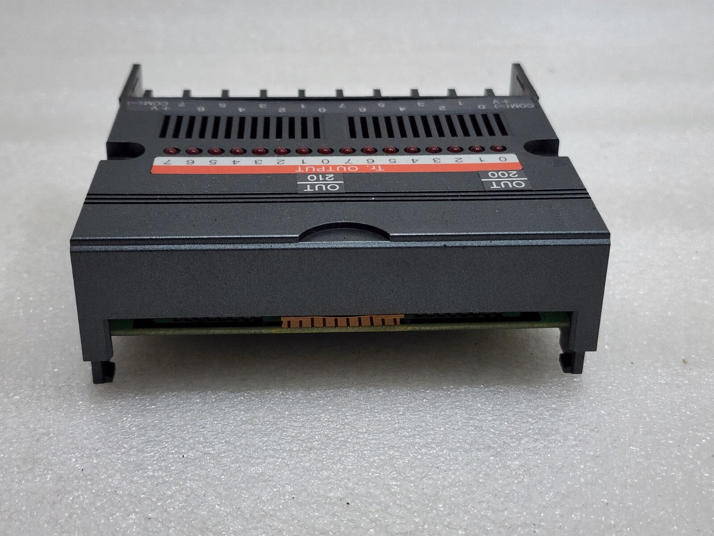 Idec PFJ-T162CU Transistor Output Module