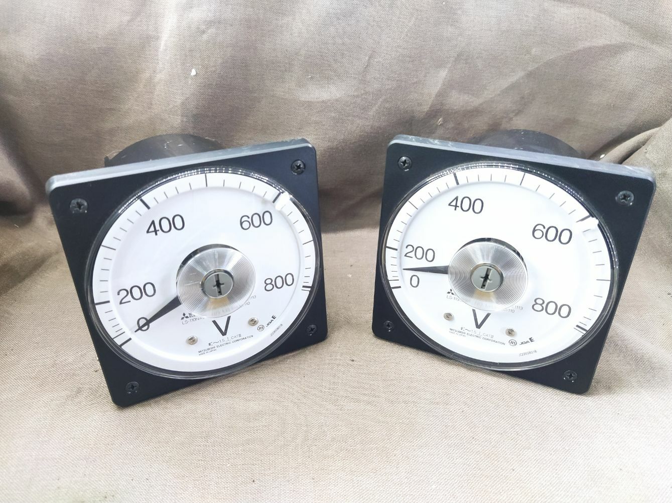 Mitsubishi LS-110NAV SERIES AC Voltmeter 0-800V