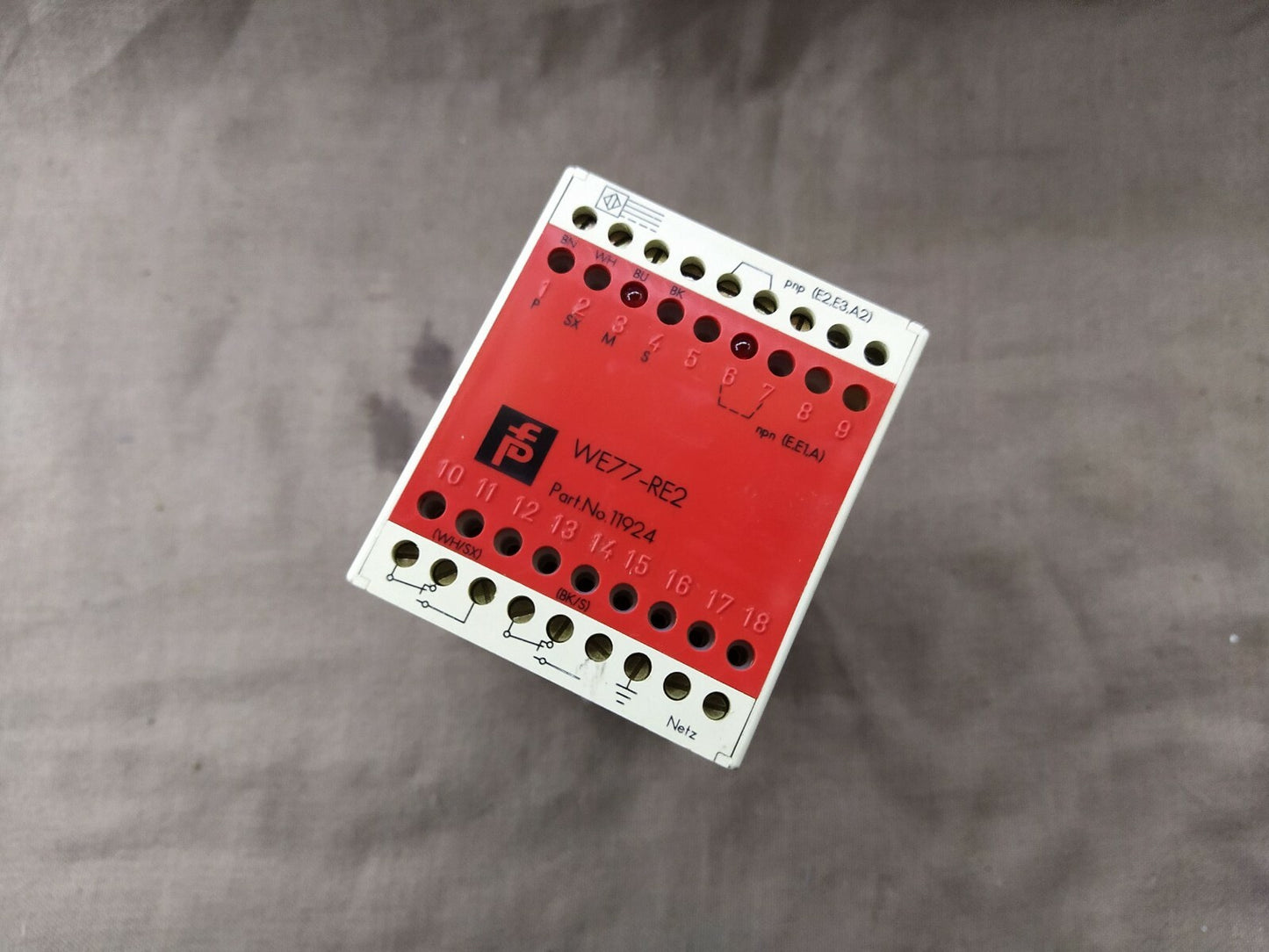 Pepperl + Fuchs WE77-RE2 Switch Amplifier 11924