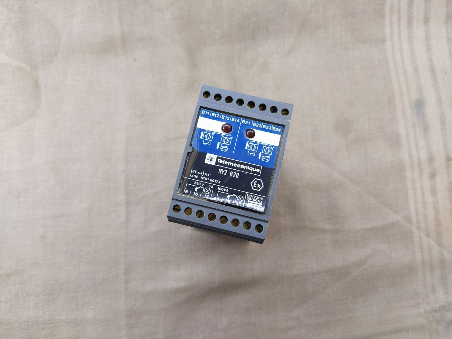 Telemecanique NY2 B20 Safety Relay Barrier NY2B20 110-220V AC