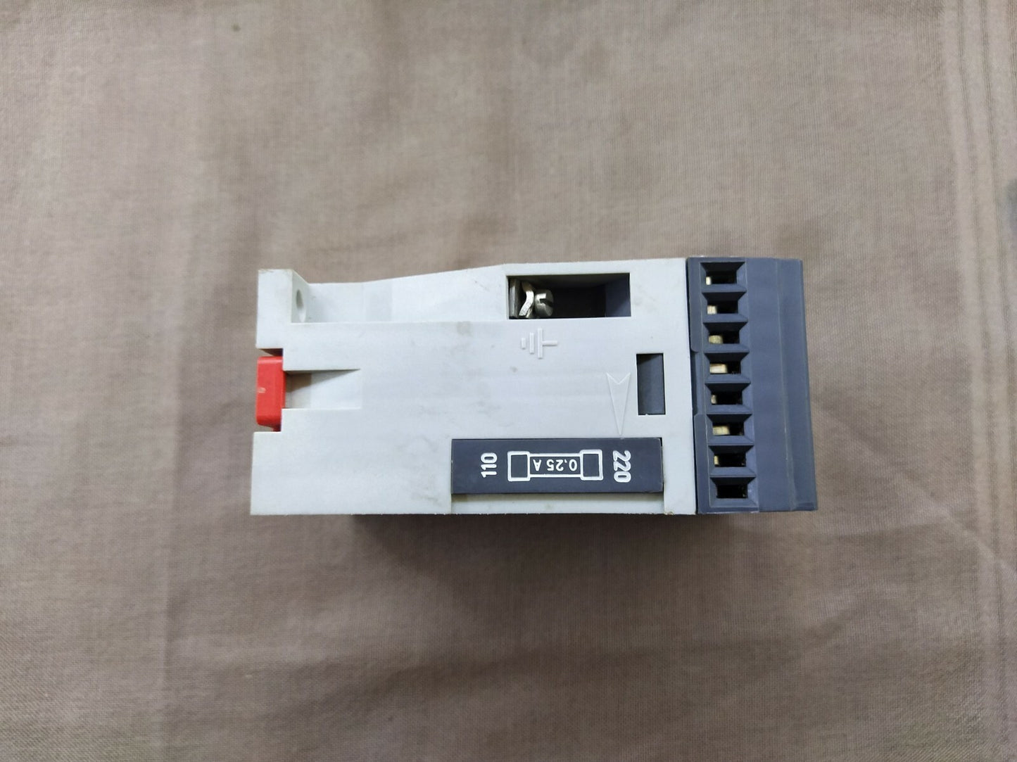 Telemecanique NY2 B20 Safety Relay Barrier NY2B20 110-220V AC