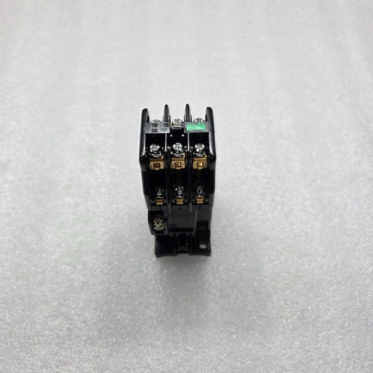 FUJI ELECTRIC SRC50-2U/X (3a3b) MAGNETIC CONTACTOR 100-110V