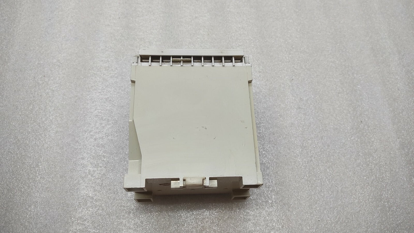 KNICK 8439 A1 DC-ISOLATING AMPLIFIER CRACKED BODY