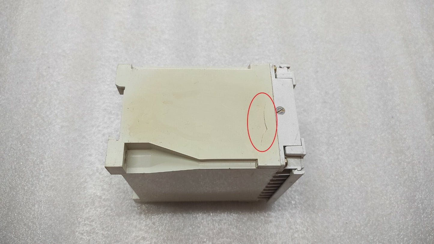 KNICK 8439 A1 DC-ISOLATING AMPLIFIER CRACKED BODY