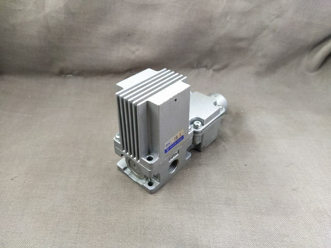 Nihon Seiki BN-7M31-8 Niscon Solenoid Valve BN7M318 0-0.7 MPa 200-220V 3/2 Way