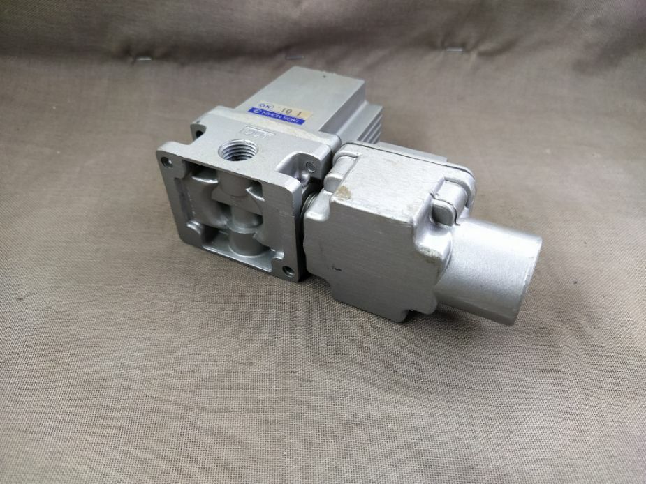 Nihon Seiki BN-7M31-8 Niscon Solenoid Valve BN7M318 0-0.7 MPa 200-220V 3/2 Way