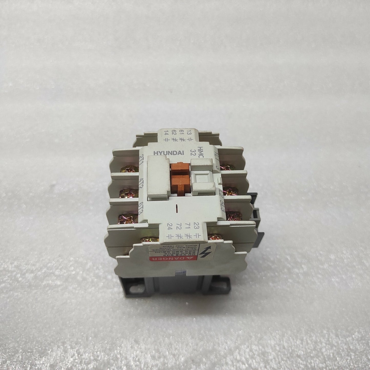 HYUNDAI HIMC32 MAGNETIC CONTACTOR 110VAC