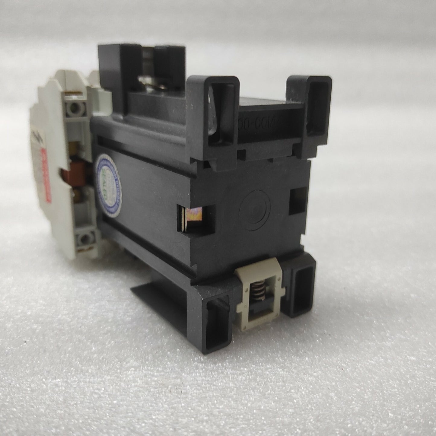 HYUNDAI HIMC32 MAGNETIC CONTACTOR 110VAC
