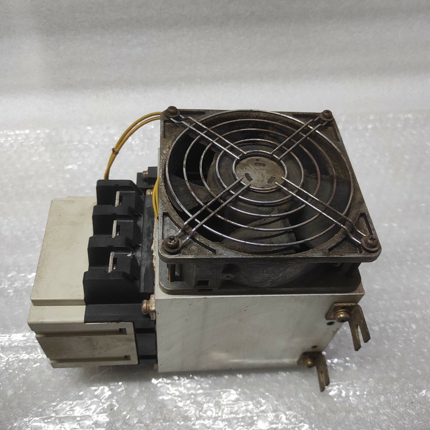 FUJI ELECTRIC SS803H-3Z-D3 SOLID STATE CONTACTOR WITH HEAT SINK SX1-C12-A3
