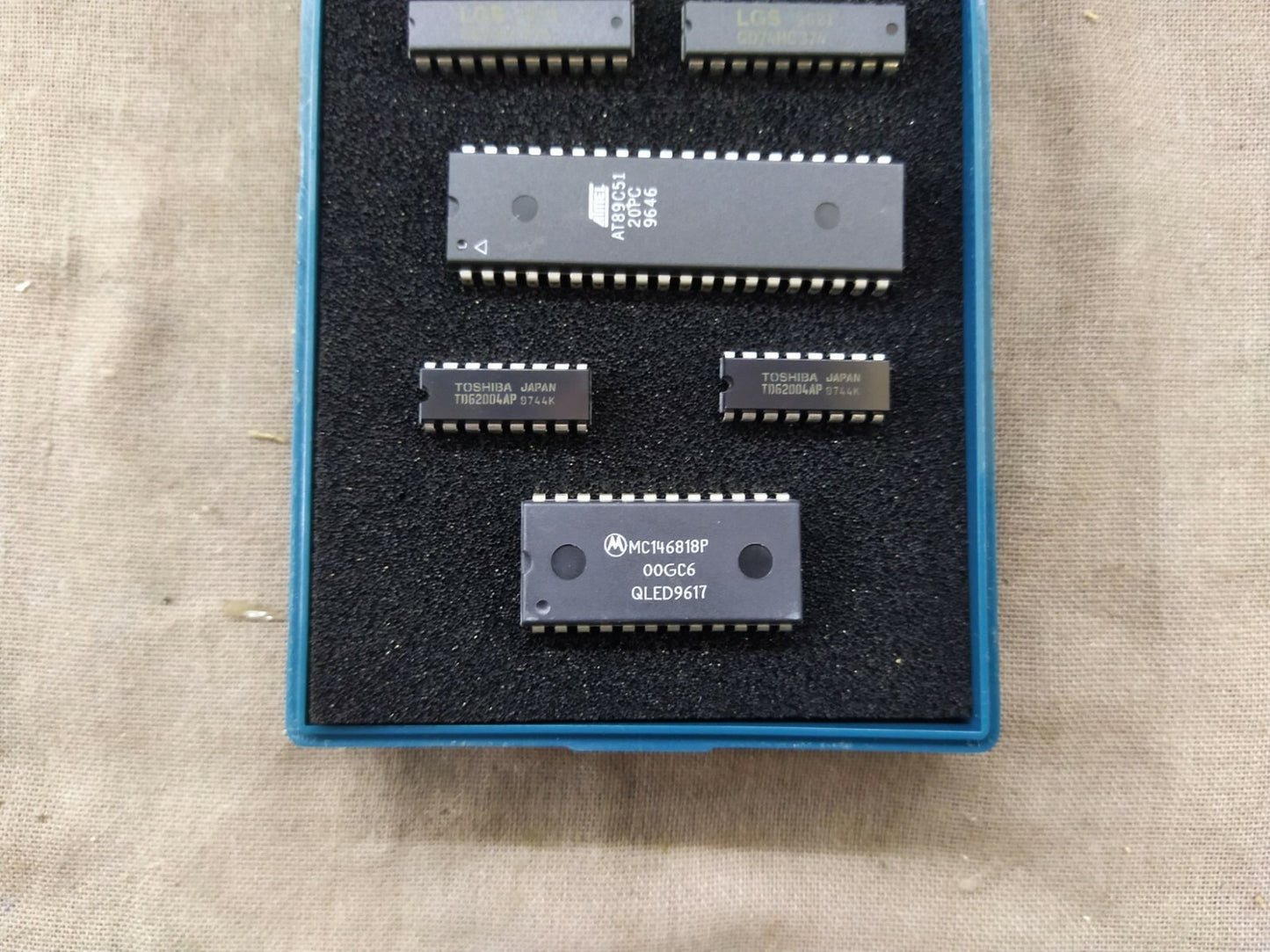 Segyung Electronics Chips LOT OF 11 CHIP