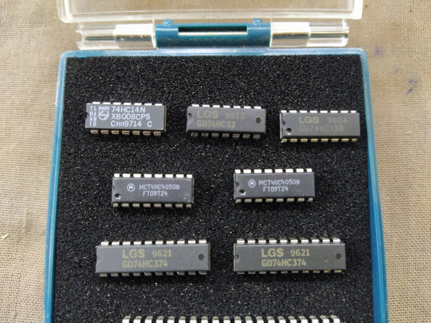 Segyung Electronics Chips LOT OF 11 CHIP