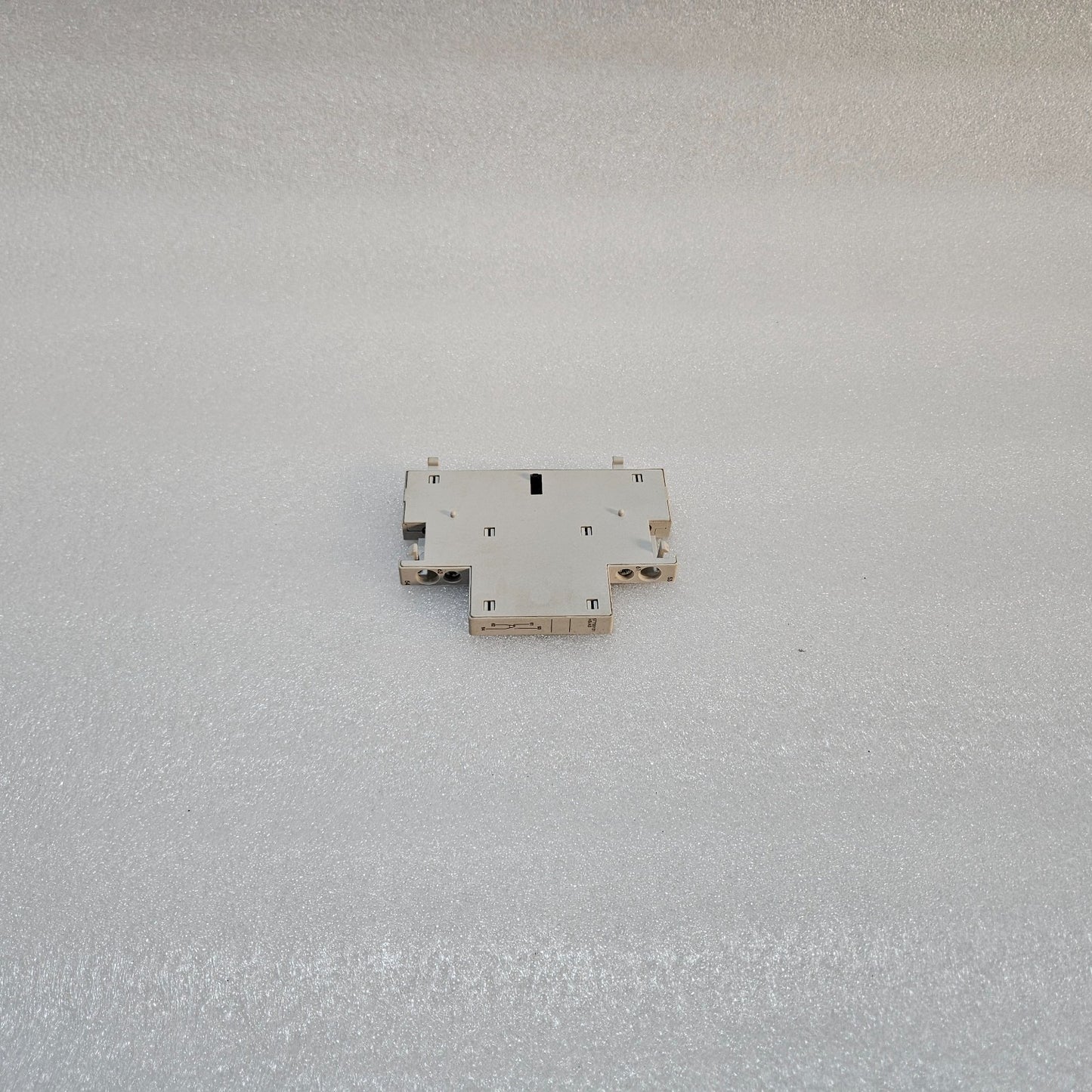 SIEMENS 5TT5 9101 AUXILIARY SWITCH 1NO 1NC FOR 5TT5 8 SERIES MADE IN SLOVENIA