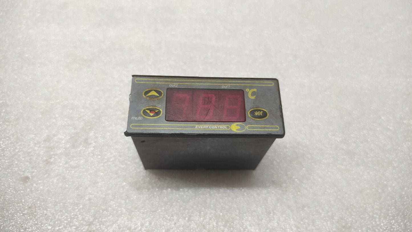 EVERY CONTROL EX 3-132 C024 TEMPERATURE CONTROLLER 12-24VAC/DC EC3132C024