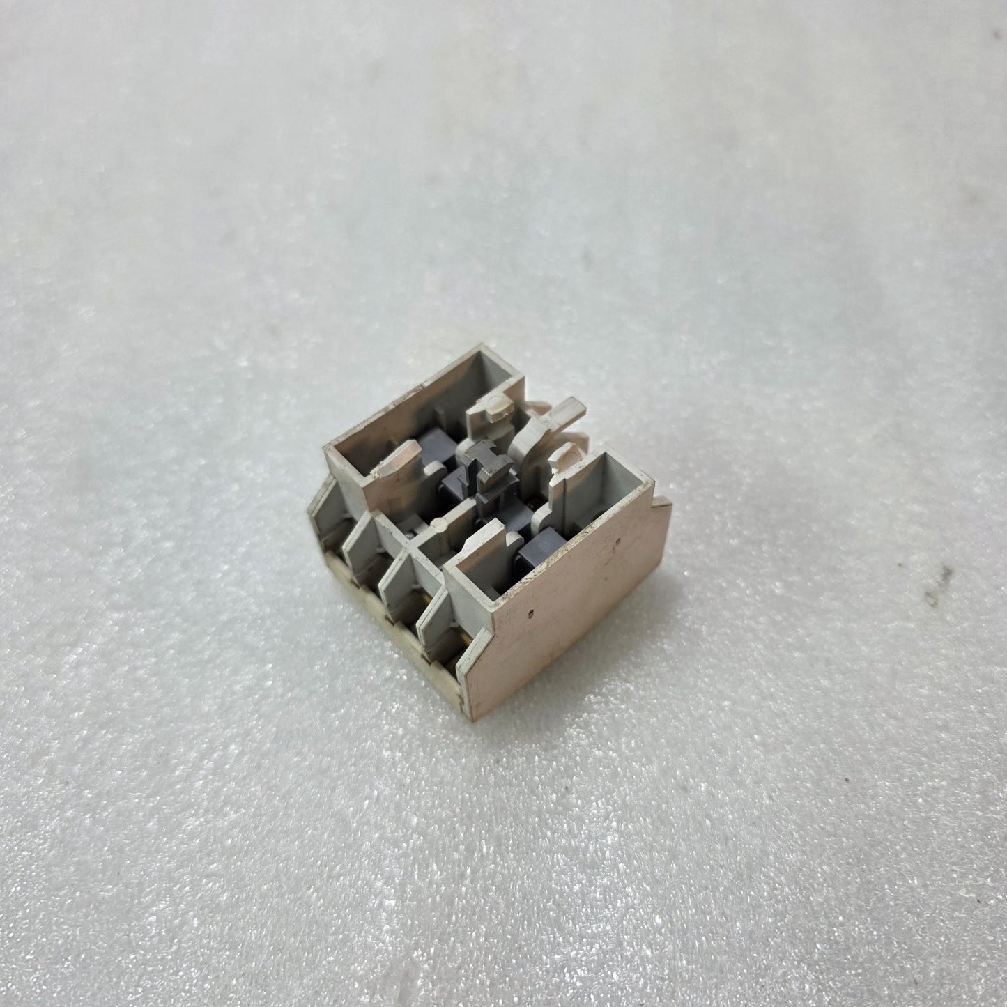 TERASAKI TKU40 AUXILIARY CONTACT UNIT 4NO/4NC 16A AC15/DC13 KM1 CONTACTOR BLOCK